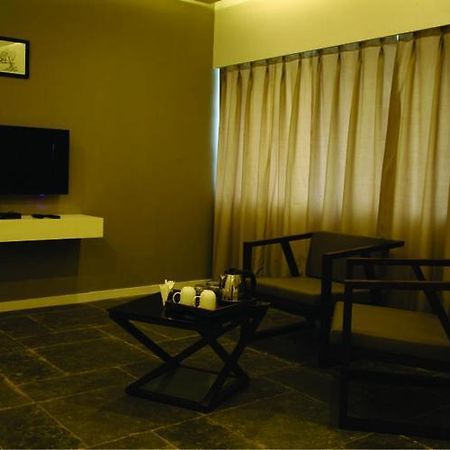 Hotel Dwarawata Dharwad Ngoại thất bức ảnh