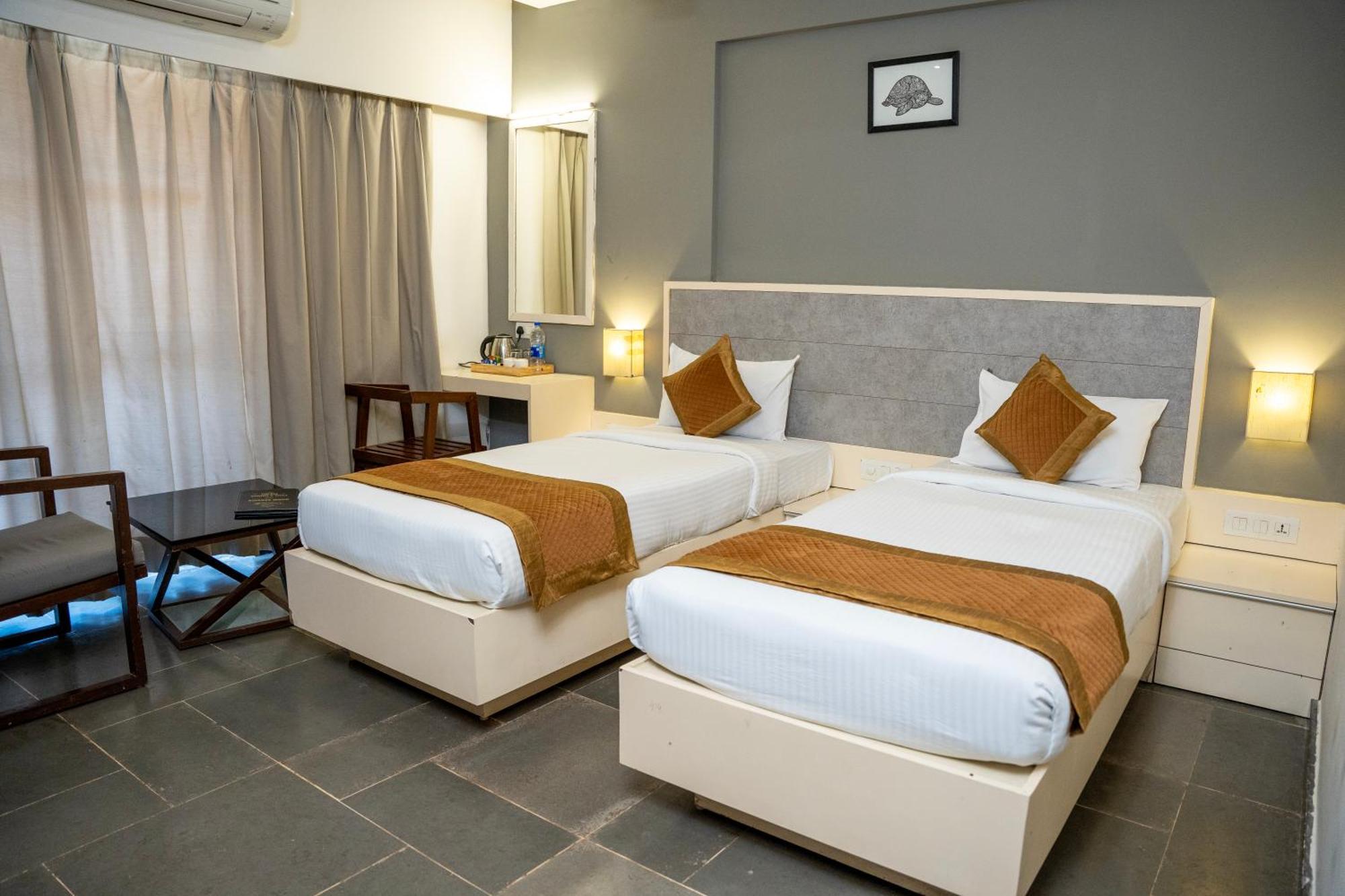 Hotel Dwarawata Dharwad Ngoại thất bức ảnh