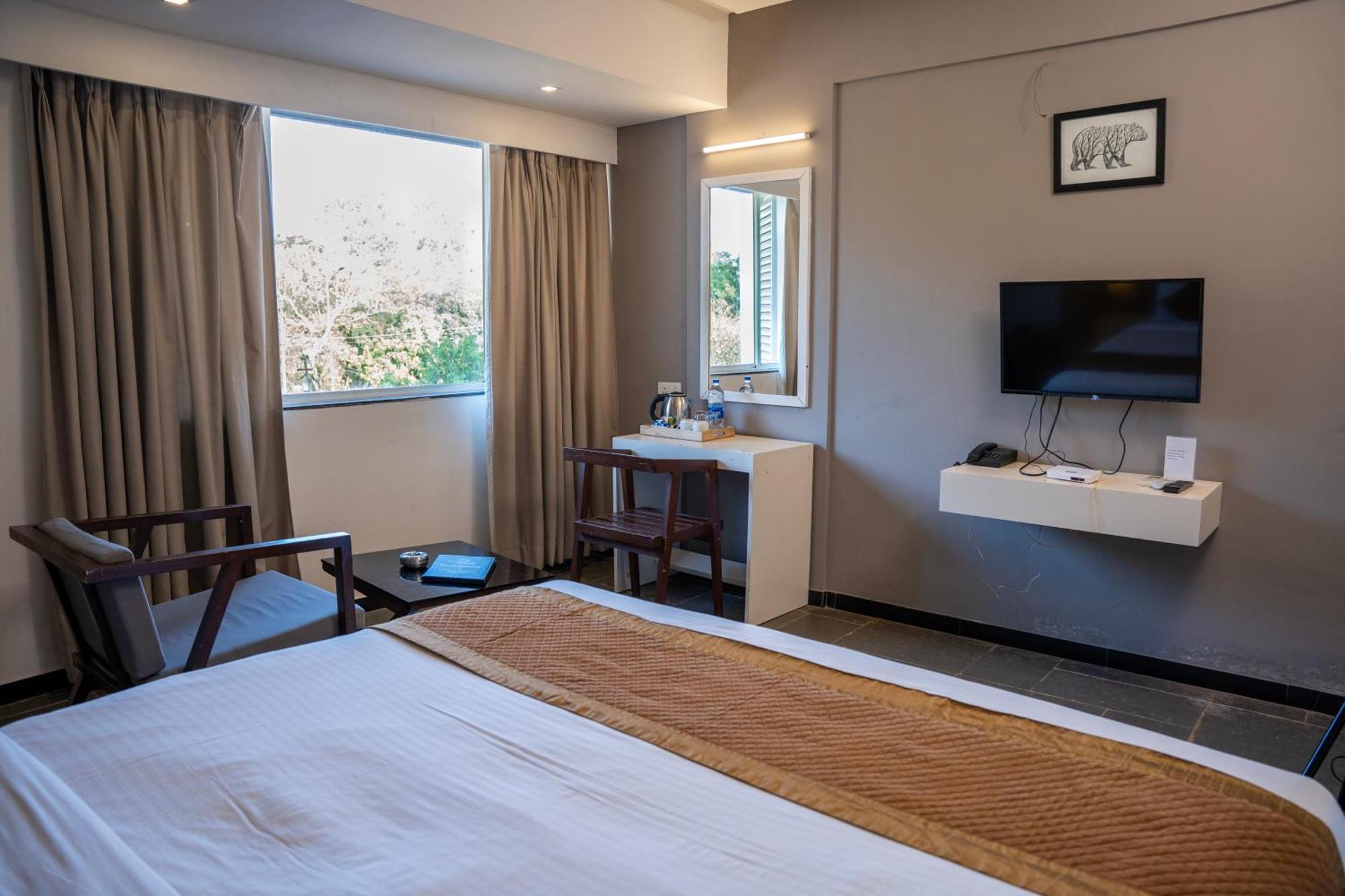 Hotel Dwarawata Dharwad Ngoại thất bức ảnh
