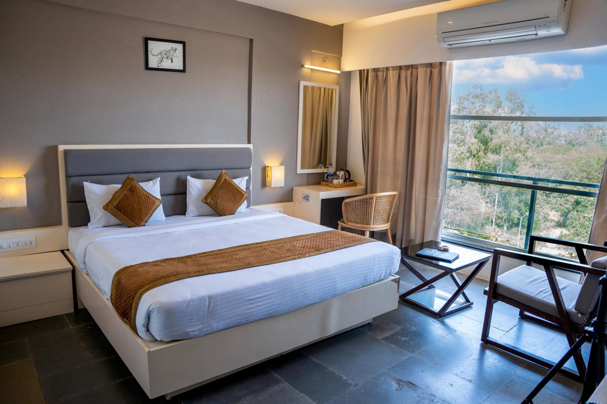 Hotel Dwarawata Dharwad Ngoại thất bức ảnh